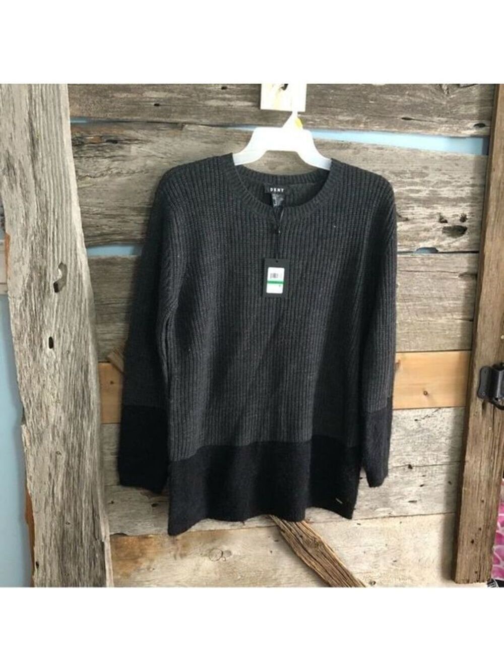 Dkny NWT Size Large Grey/Black Knit Sweater